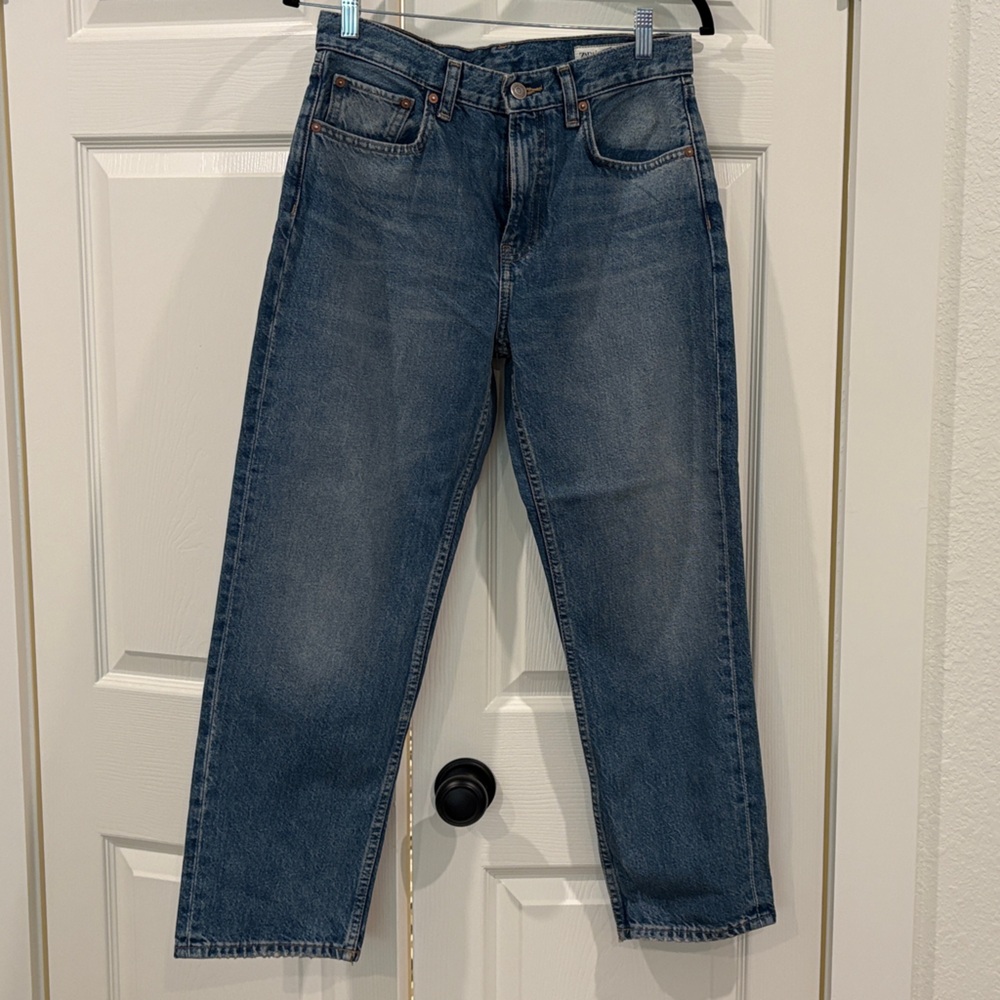 Zara Women’s Straight Blue Jeans